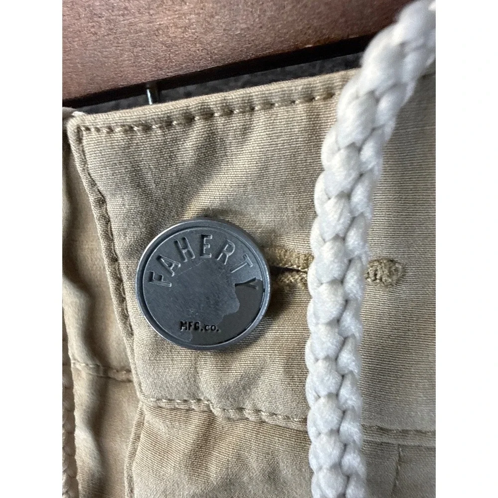 Faherty All Day Shorts Mens 50 Khaki Hybrid Quick Dry Stretch Board 7.5